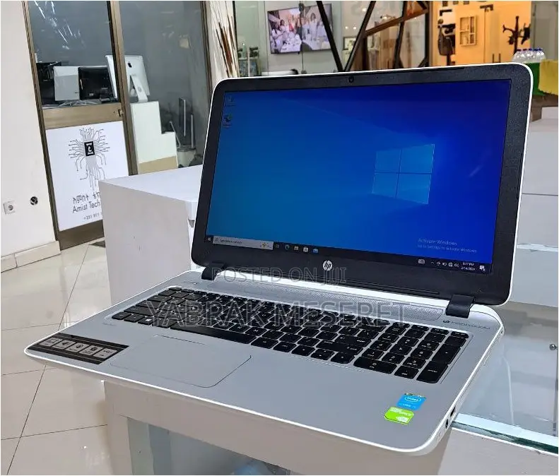 New Laptop HP Pavilion 15 8GB Intel Core I5 SSD 1T