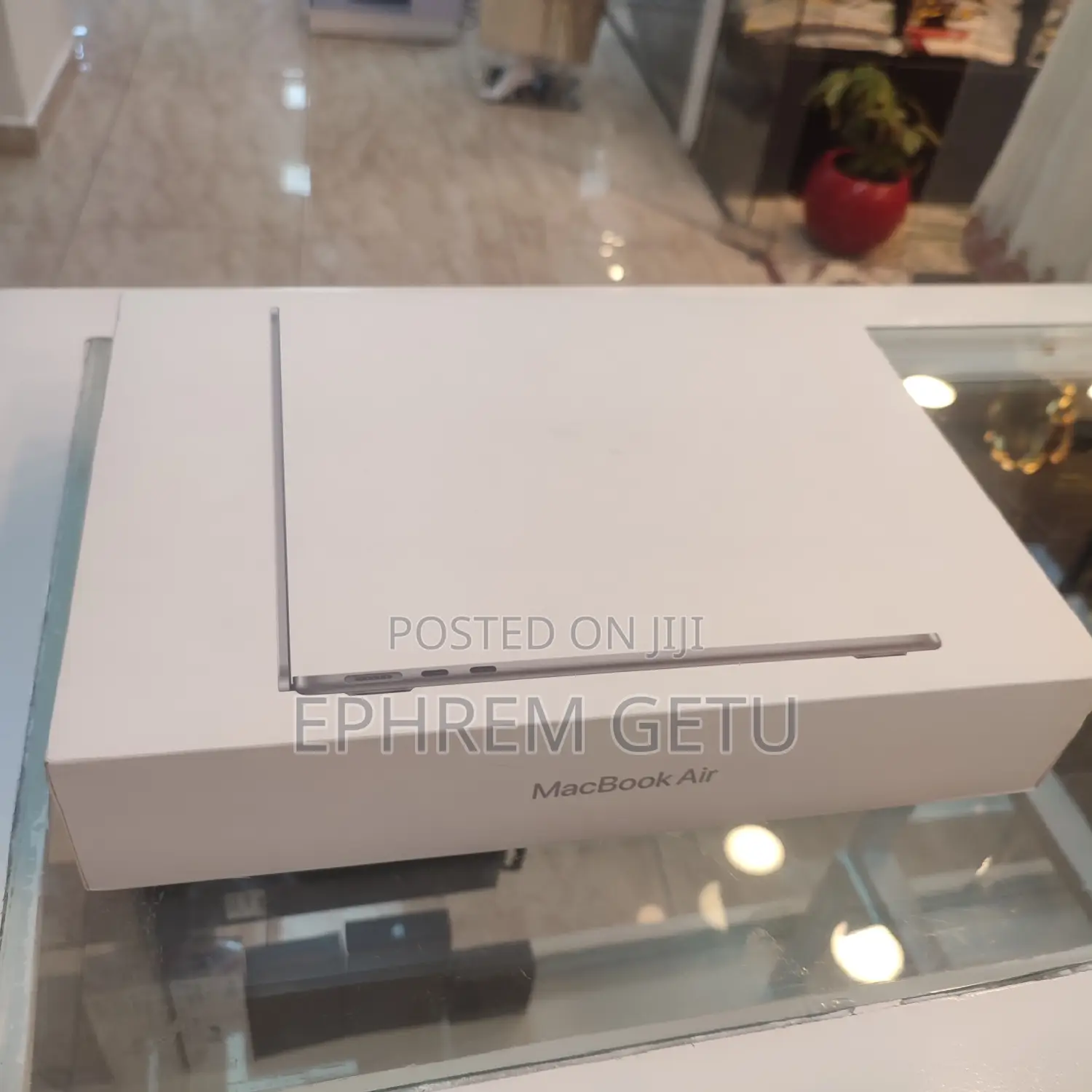 New Laptop Apple MacBook Air 2022 M2 8GB Apple M2 SSD 512GB