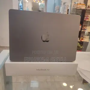 New Laptop Apple MacBook Air 2022 M2 8GB Apple M2 SSD 512GB