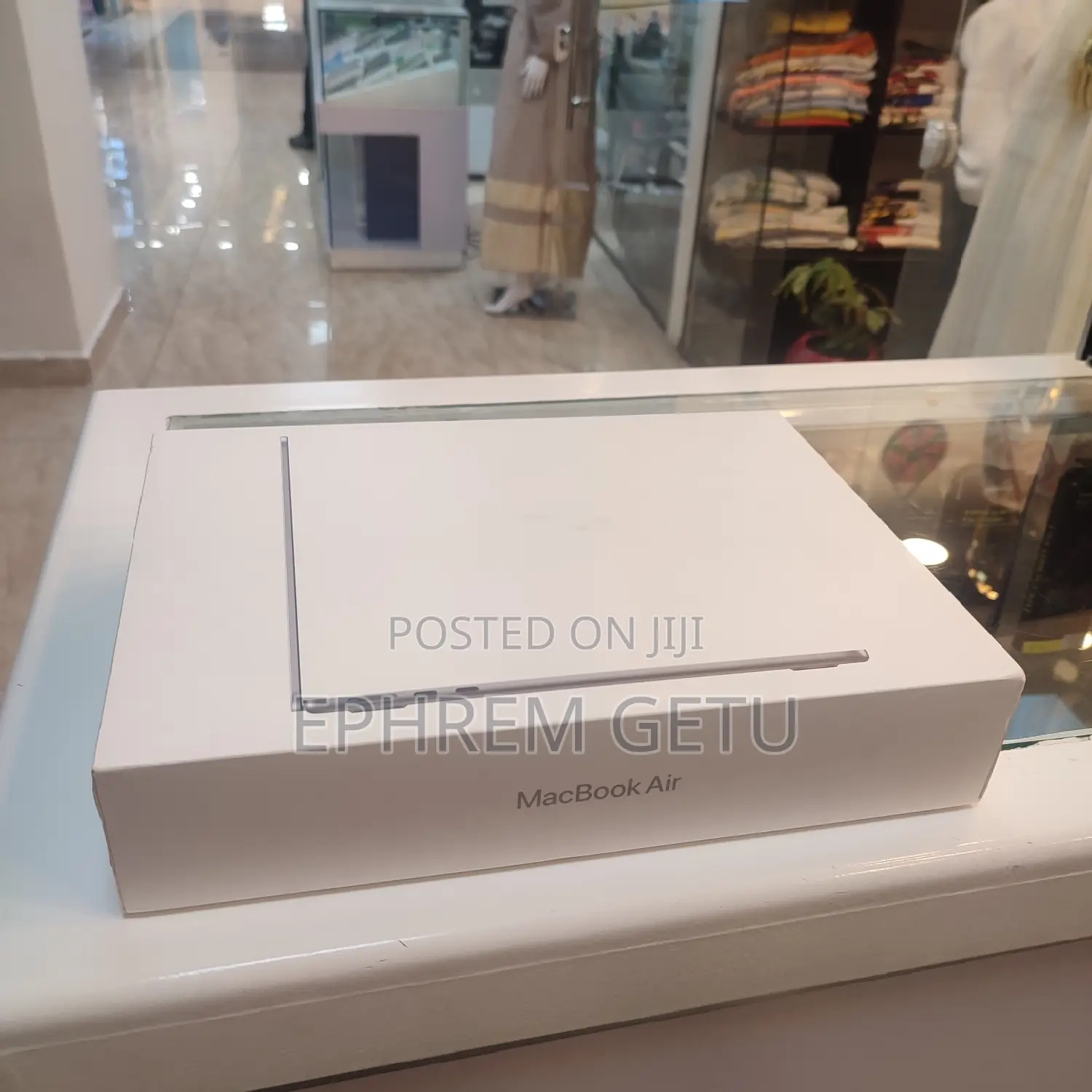 New Laptop Apple MacBook Air 2022 M2 8GB Apple M2 SSD 512GB