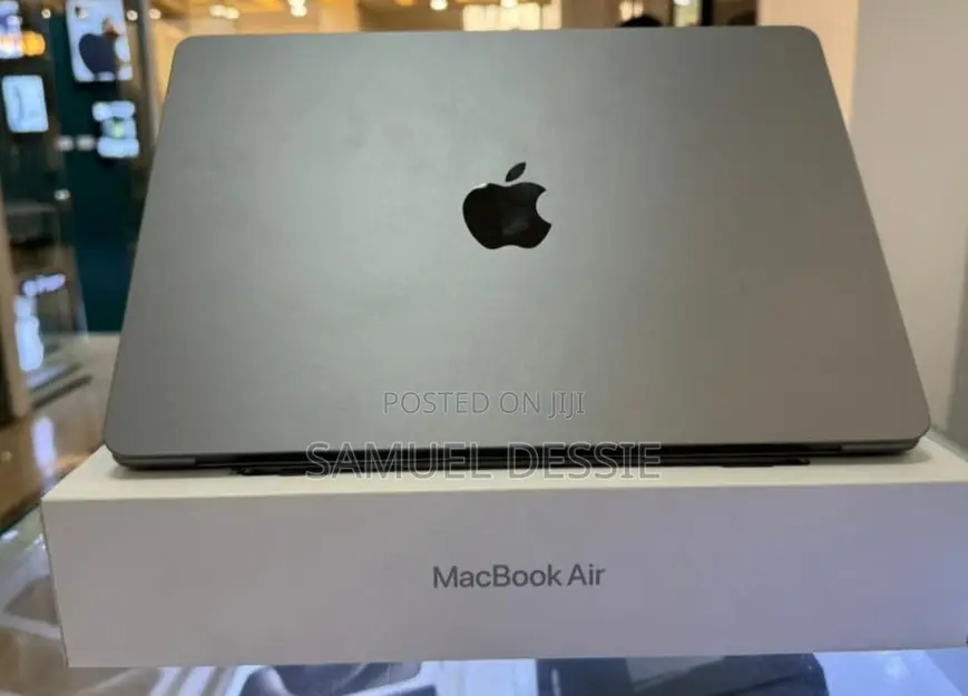 New Laptop Apple MacBook Air 2022 M2 8GB SSD 512GB