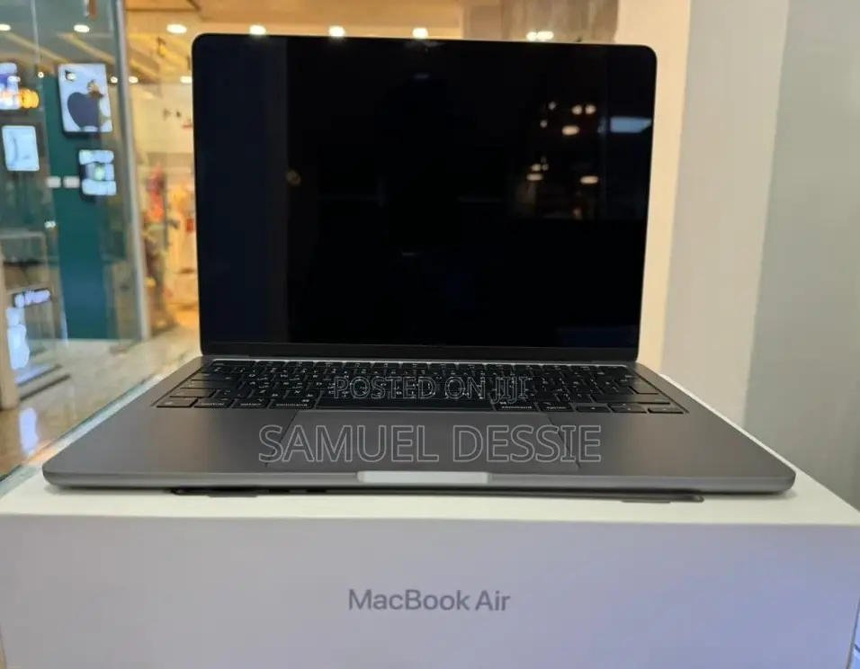 New Laptop Apple MacBook Air 2022 M2 8GB SSD 512GB