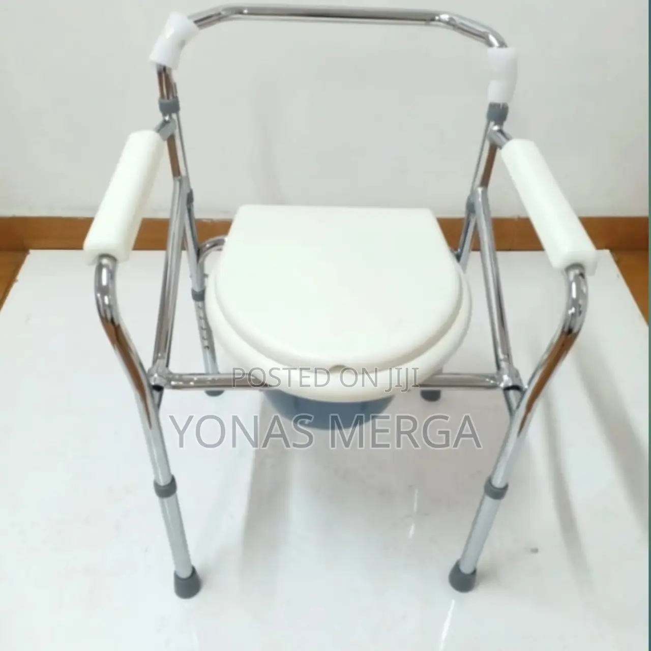 Toilet, Comes With Bucket/Lid/Padded Seat/Arms, Adjustable