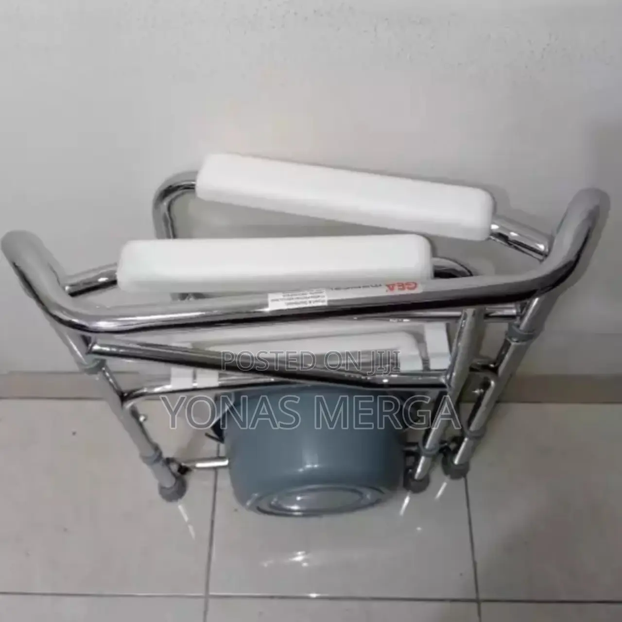 Commode Chair Adjustable Height Support Tool-Free Assembly