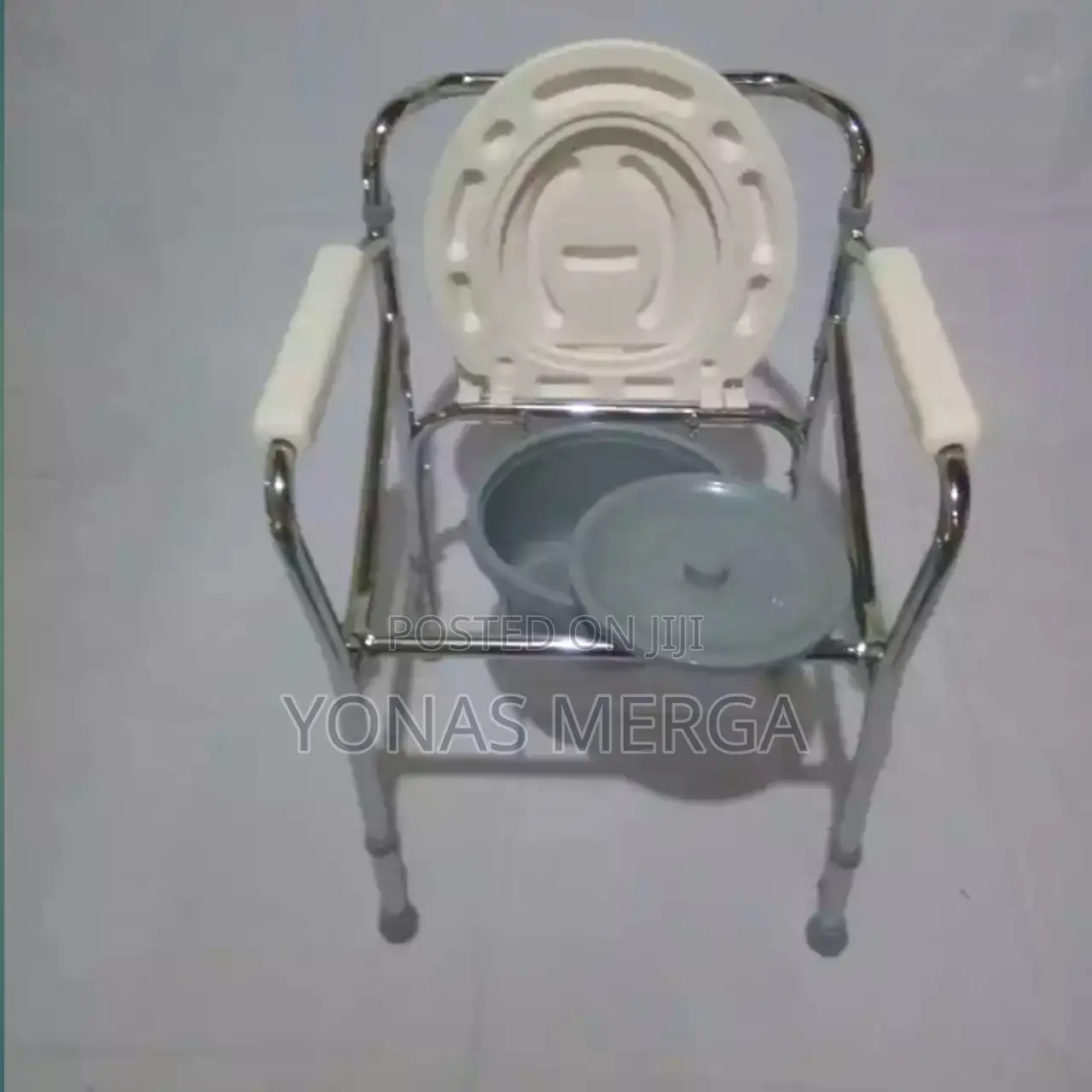 Commode With Adjustable Height and Extra Wide Ergonomic Seat