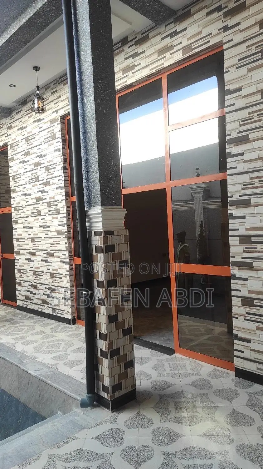 Furnished 4bdrm Townhouse/Terrace in G+2 House, East Shewa for sale