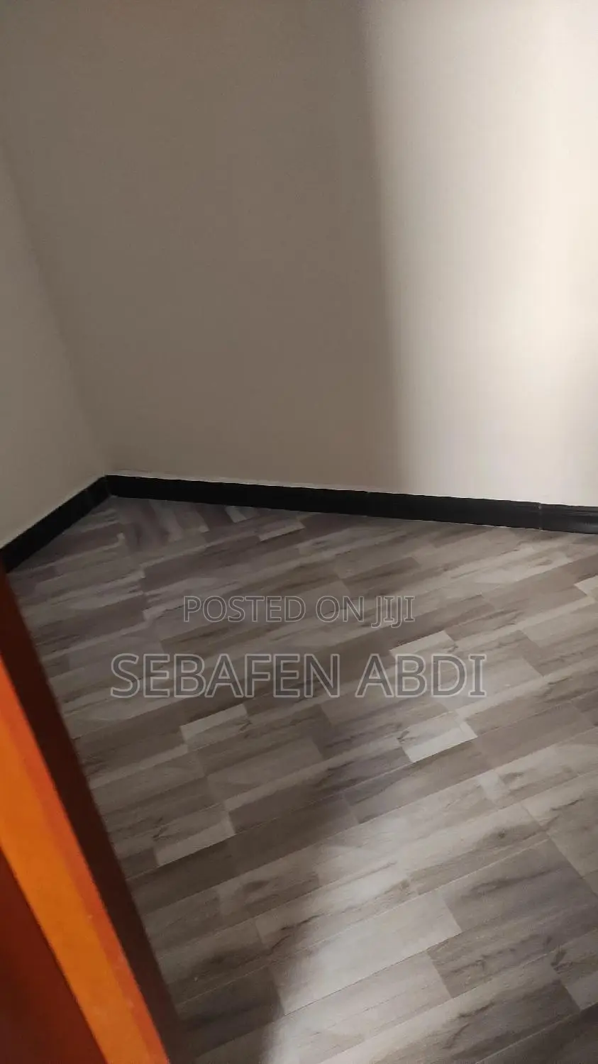 Furnished 4bdrm Townhouse/Terrace in G+2 House, East Shewa for sale