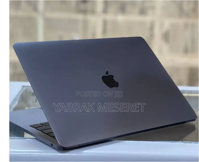 New Laptop Apple MacBook Pro 2017 8GB Intel Core I5 SSD 128GB