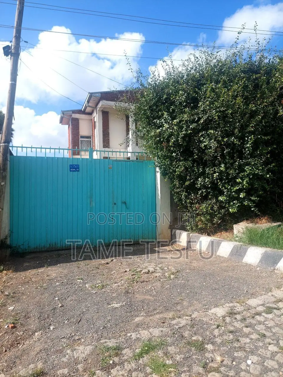 Furnished 5bdrm House in Hayat, Yeka for sale