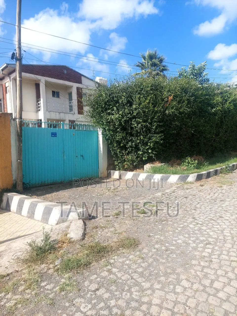 Furnished 5bdrm House in Hayat, Yeka for sale