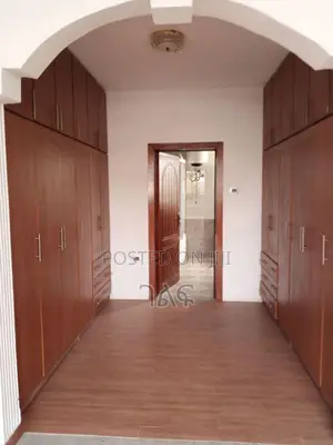 6bdrm House in ሳሚት ጎላጉል ሪልስቴት አካባቢ, Bole for sale