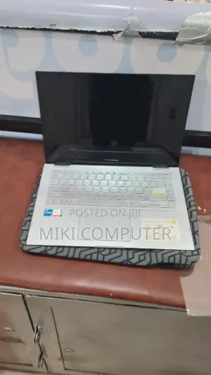 New Laptop Asus VivoBook 15 X505BA 8GB Intel Core I5 SSD 512GB