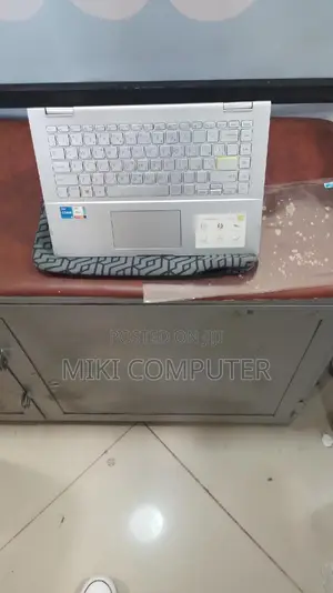 New Laptop Asus VivoBook 15 X505BA 8GB Intel Core I5 SSD 512GB