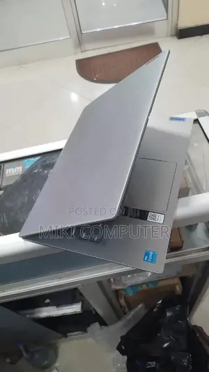 New Laptop Lenovo IdeaPad Z570 8GB Intel Core I3 SSD 256GB