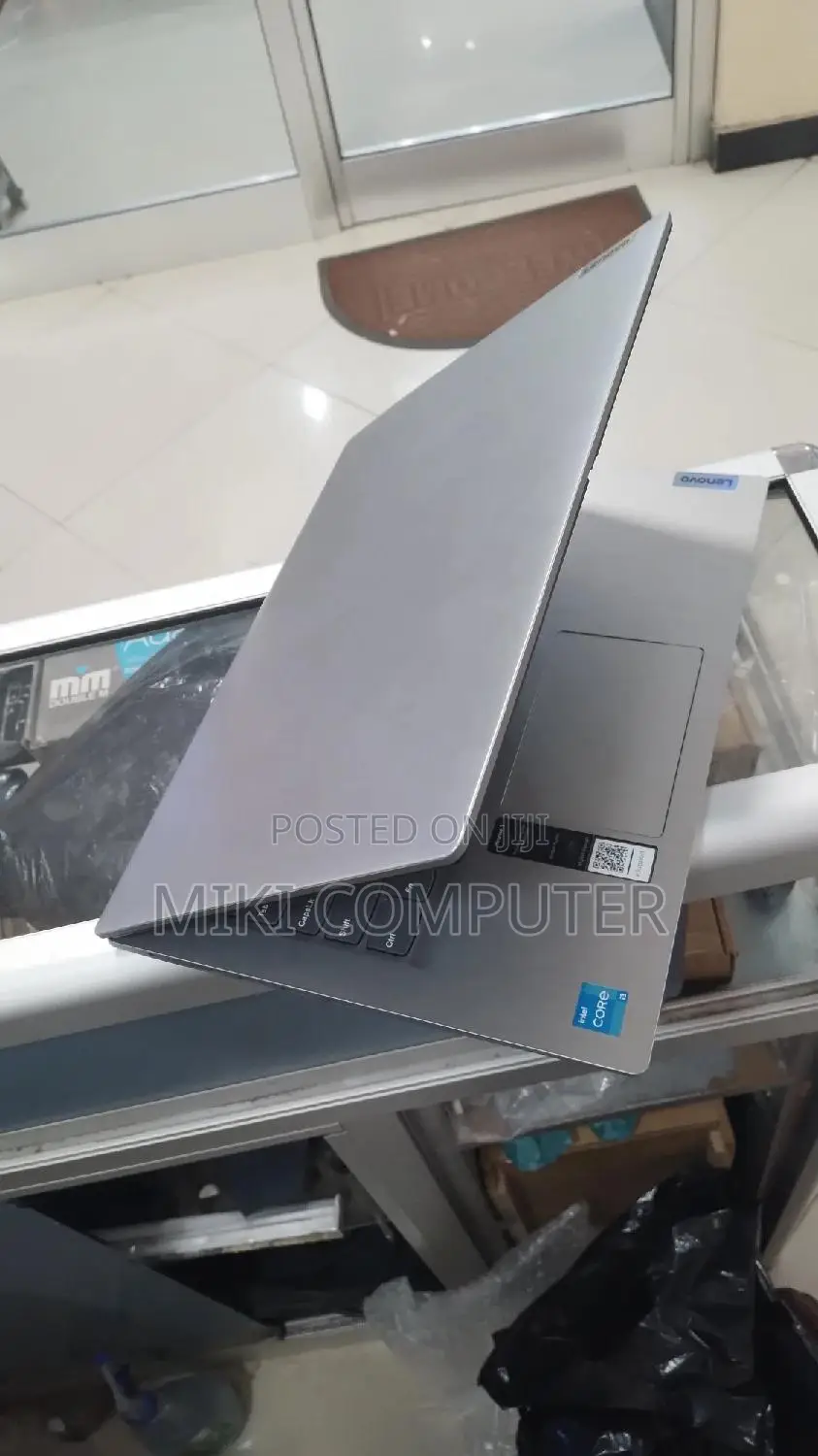 New Laptop Lenovo IdeaPad Z570 8GB Intel Core I3 SSD 256GB