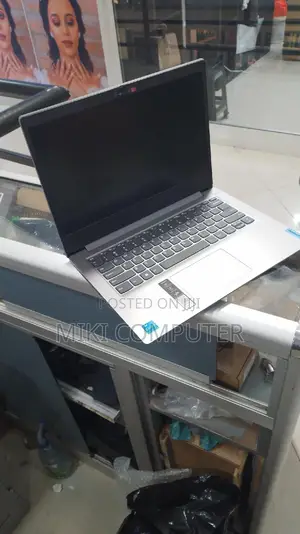 New Laptop Lenovo IdeaPad Z570 8GB Intel Core I3 SSD 256GB