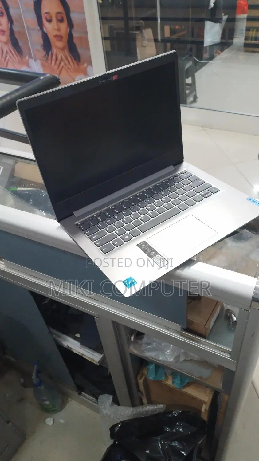 New Laptop Lenovo IdeaPad Z570 8GB Intel Core I3 SSD 256GB