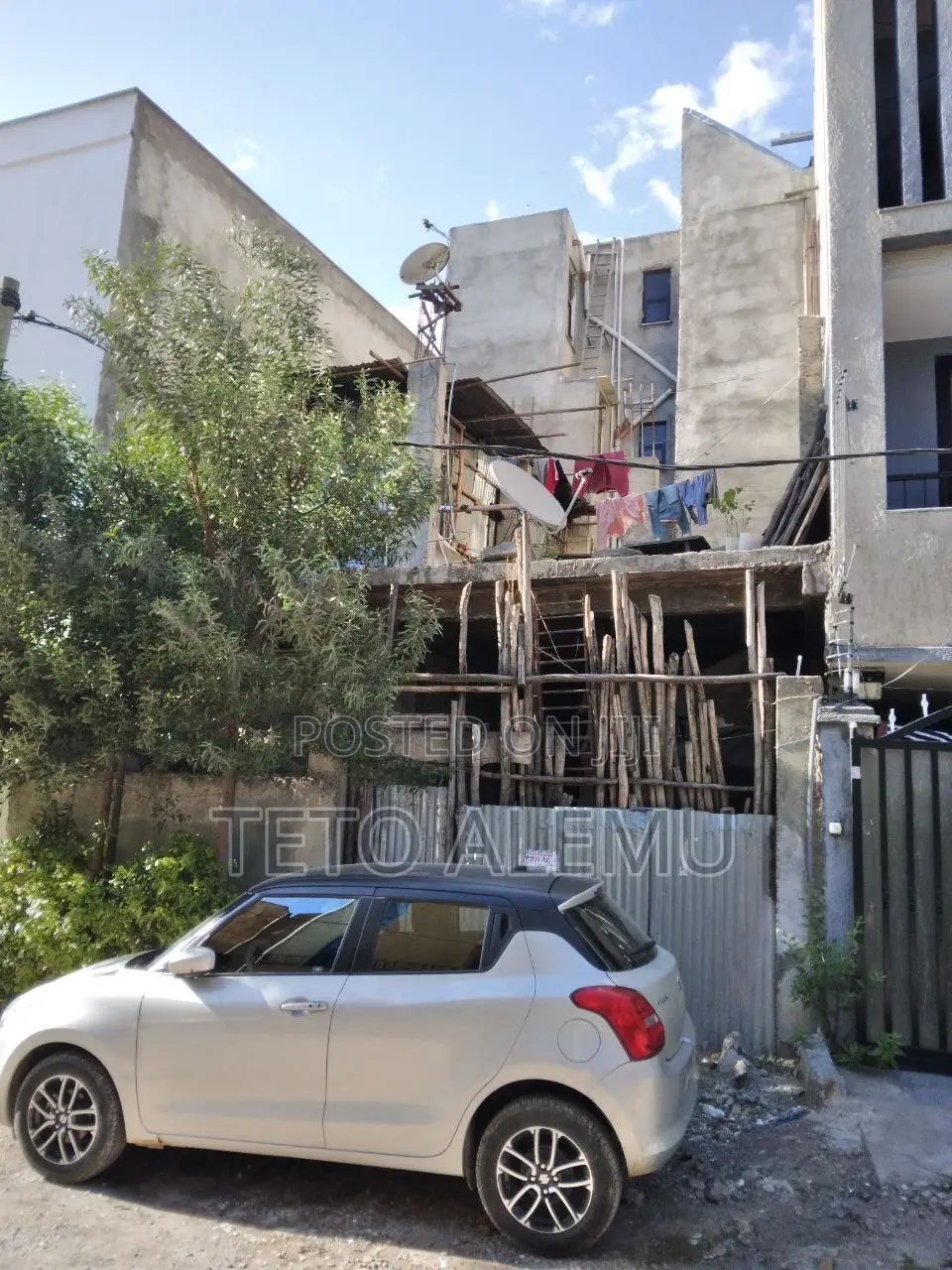 የሚሸጥ አንድ ስላቭ ሰሚት