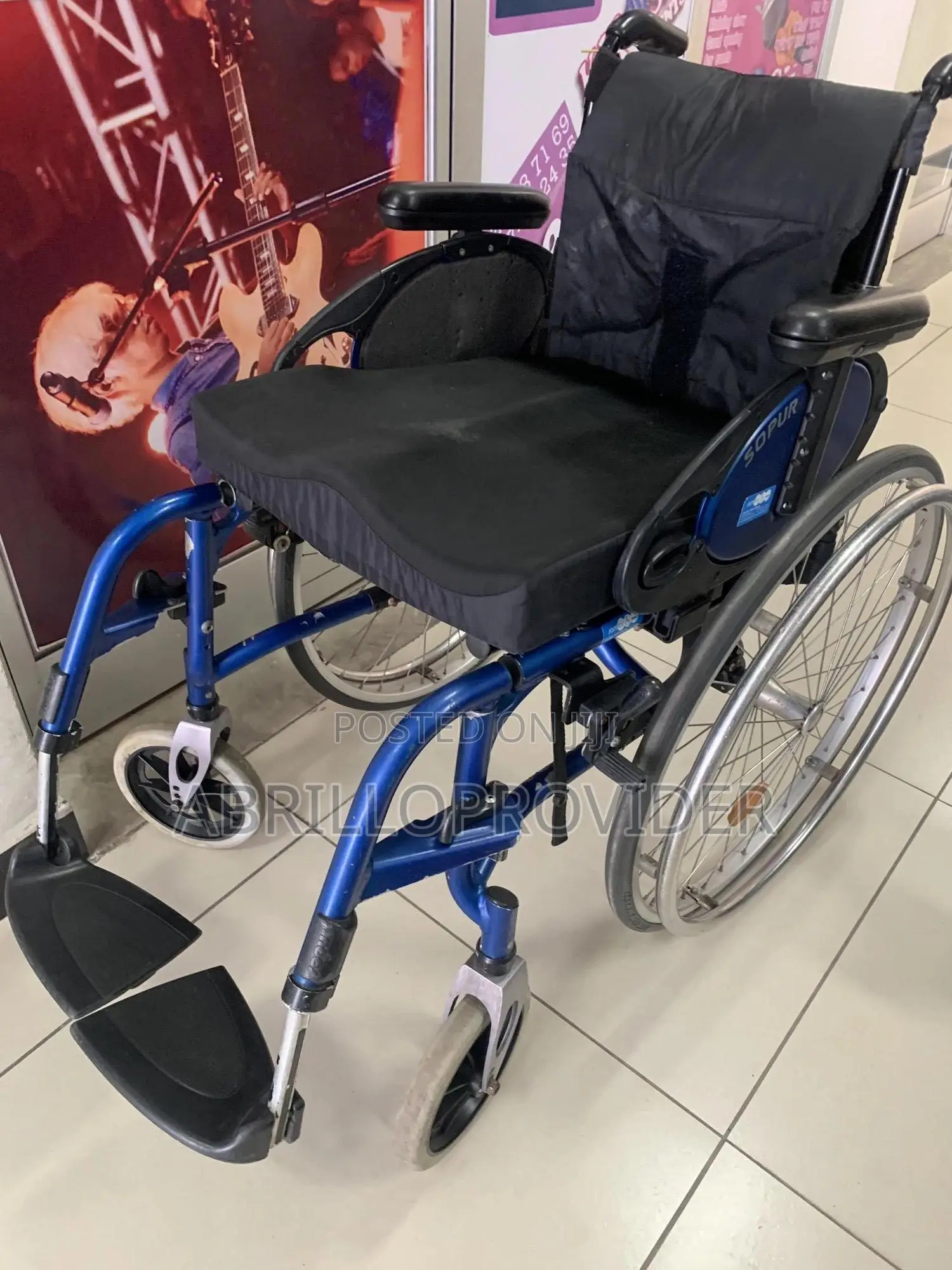 Comfortable Wheelchair(Slightly Used)Wheelchair~Wheelchair~