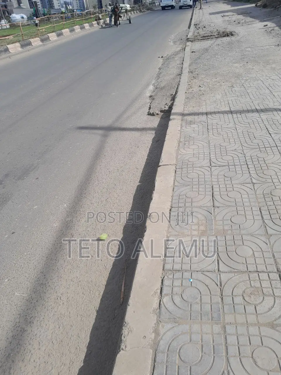 የሚሸጥ ቦታ ዋና አስፓልት አራብሳ