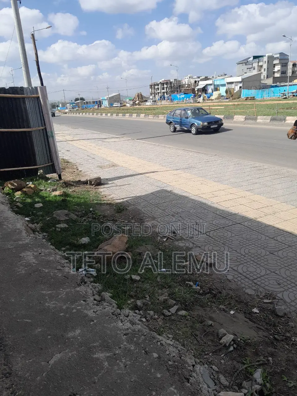 የሚሸጥ ቦታ ዋና አስፓልት አራብሳ