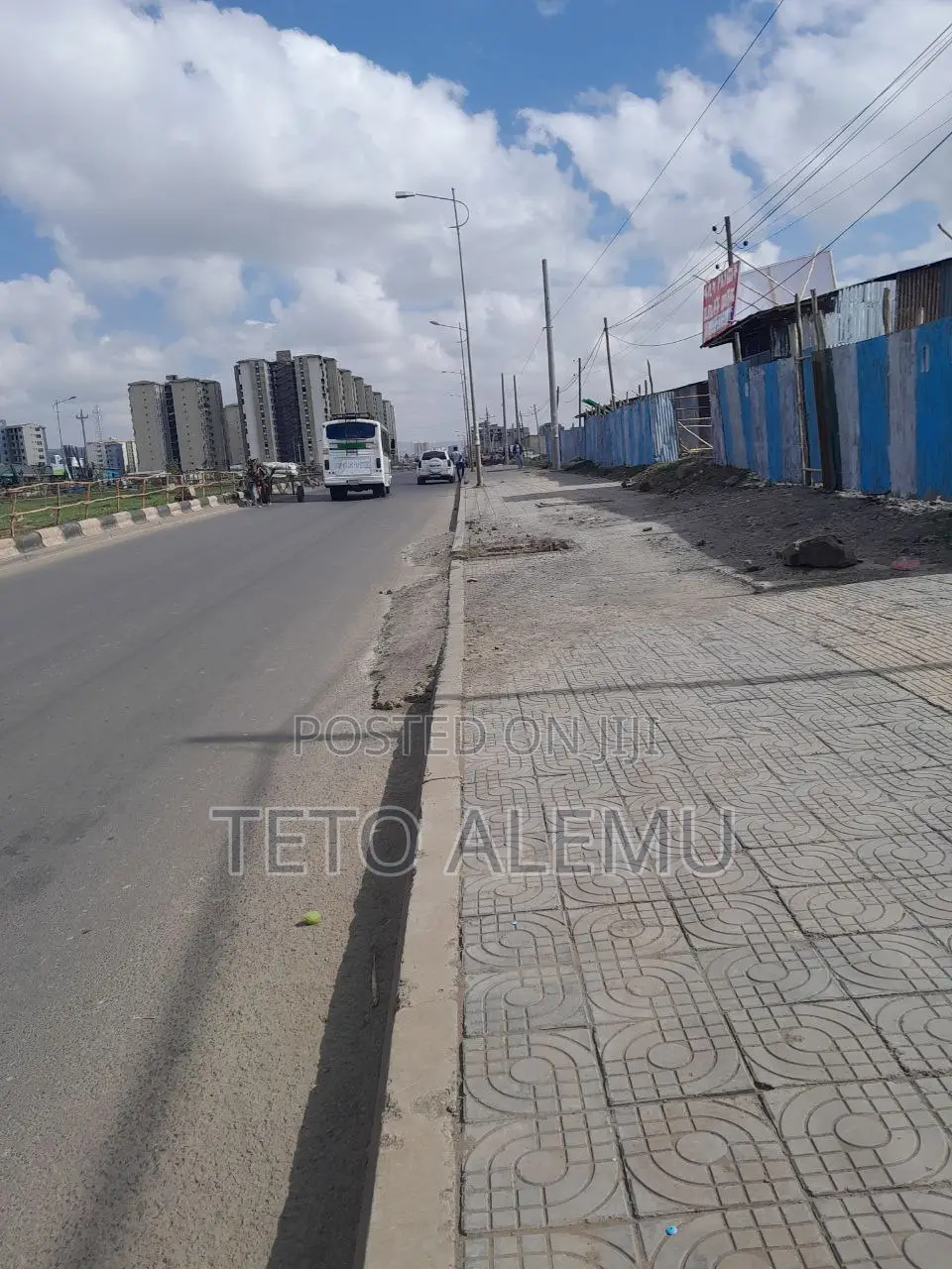 የሚሸጥ ቦታ አያት ገብርኤል ኮንዶሚኒየም አካባቢ ዋና አስፓልት