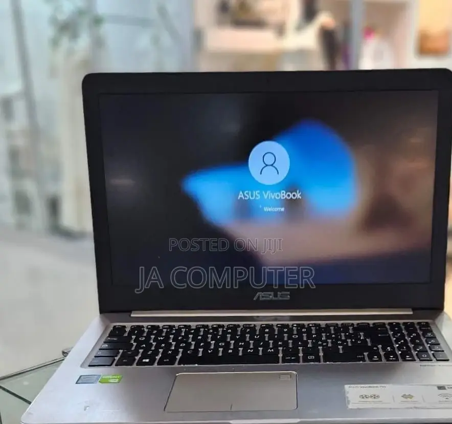 New Laptop Asus VivoBook E403NA 8GB Intel Core I7 SSD 1T