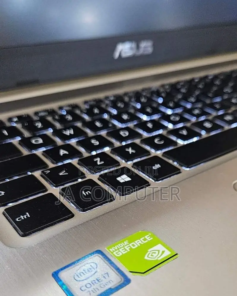 New Laptop Asus VivoBook E403NA 8GB Intel Core I7 SSD 1T