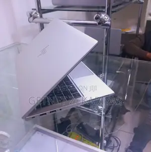 New Laptop HP EliteBook 830 16GB Intel Core I7 SSD 512GB