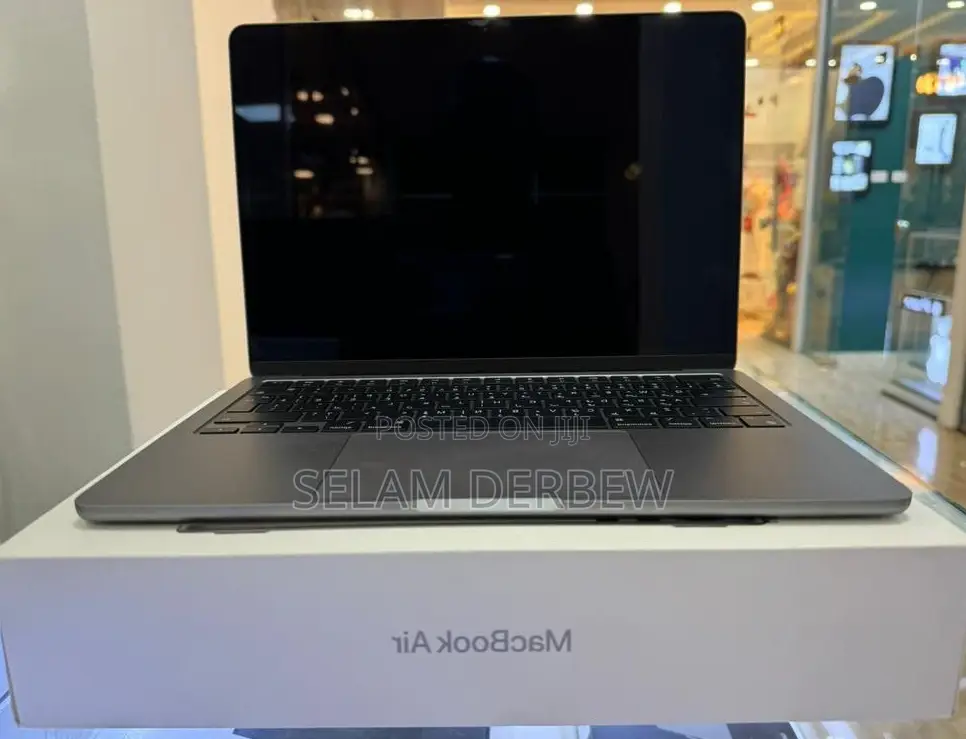 New Laptop Apple MacBook Air 2022 M2 8GB Apple M2 SSD 512GB