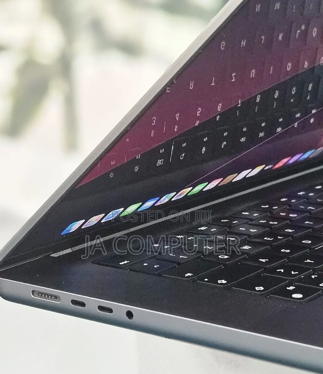 New Laptop Apple MacBook Pro 2021 M1 16GB Apple M1 Pro SSD 1T