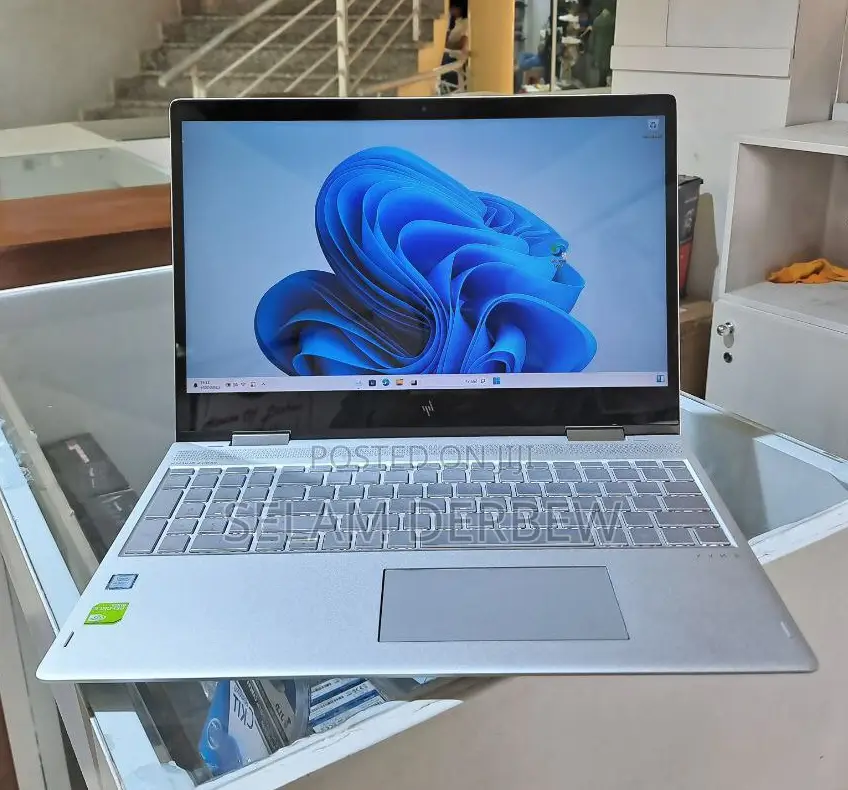 New Laptop HP Envy X360 8GB Intel Core I5 SSD 512GB