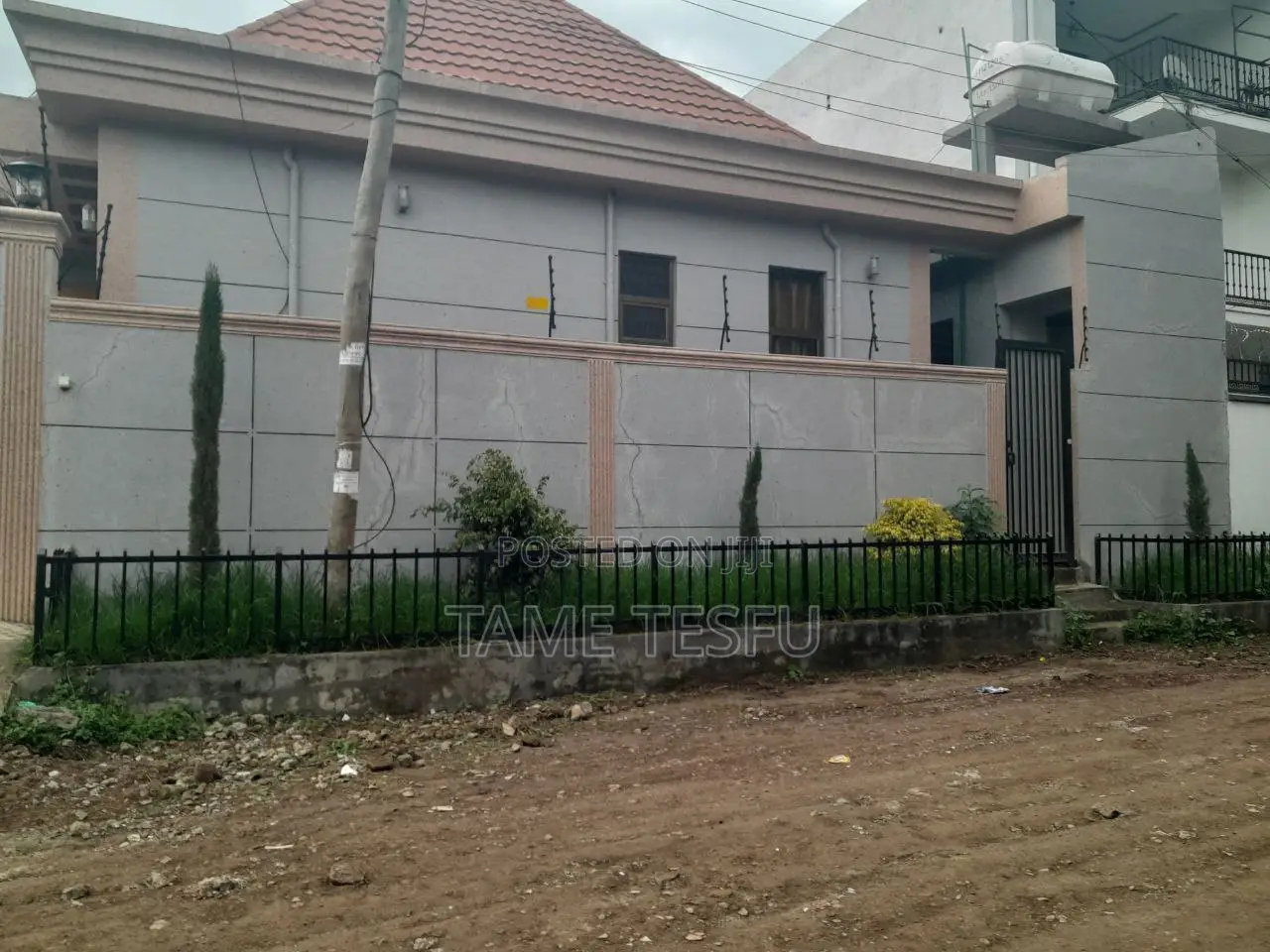 Furnished 3bdrm Villa in Summit, Bole for sale