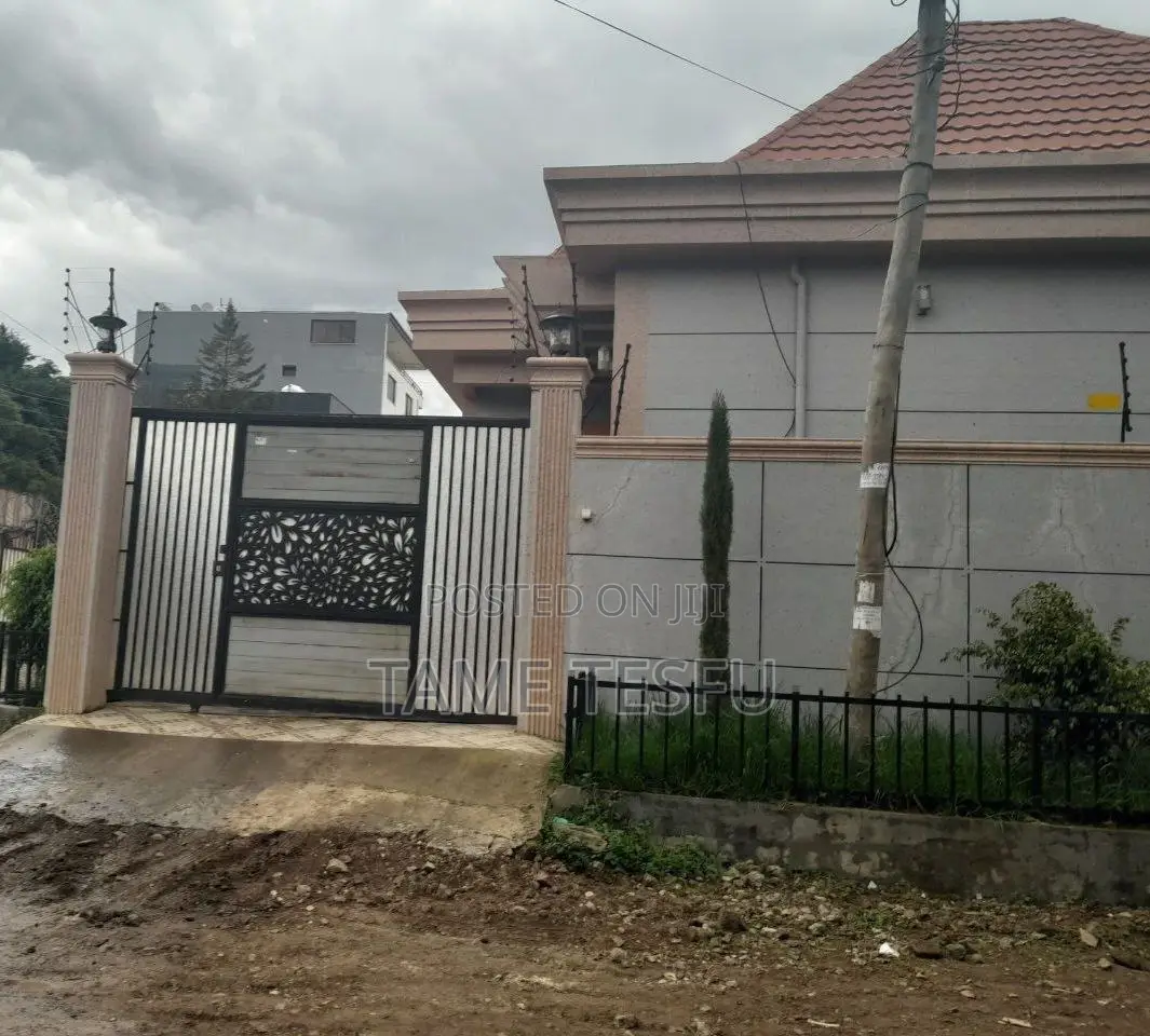 Furnished 3bdrm Villa in Summit, Bole for sale