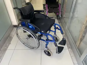 Wheelchair<Comfortable Wheelchair<Wheelchair<Second>Wheel