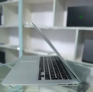 New Laptop Apple MacBook Air 2017 8GB Intel Core I5 SSD 128GB