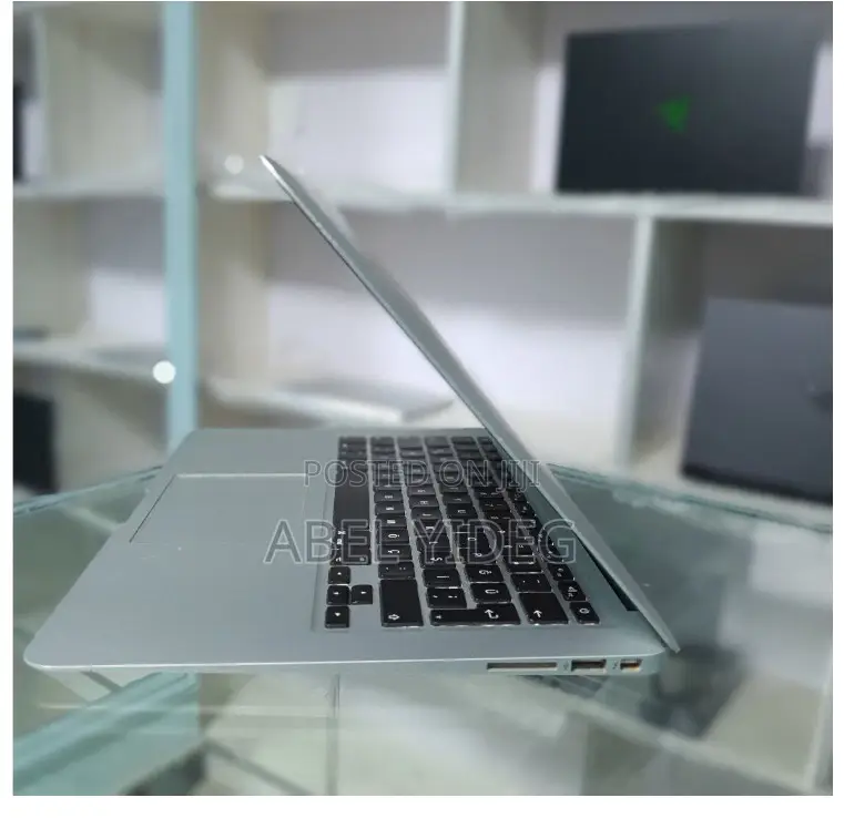 Laptop Apple MacBook Air 2017 8GB Intel Core I5 SSD 128GB
