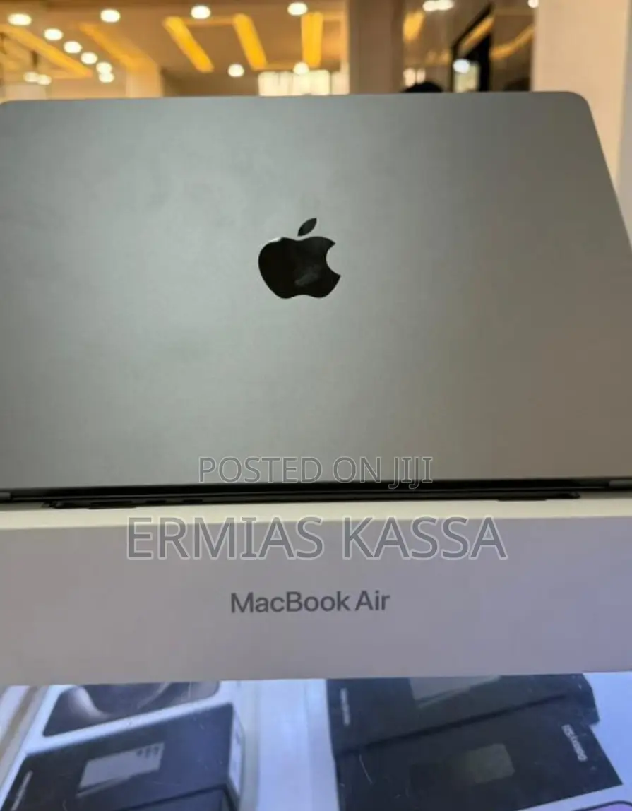 New Laptop Apple MacBook Air 2022 M2 8GB Apple M2 SSD 512GB