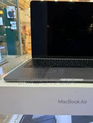 New Laptop Apple MacBook Air 2022 M2 8GB Apple M2 SSD 512GB