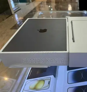 New Laptop Apple MacBook Air 2022 M2 8GB Apple M2 SSD 512GB