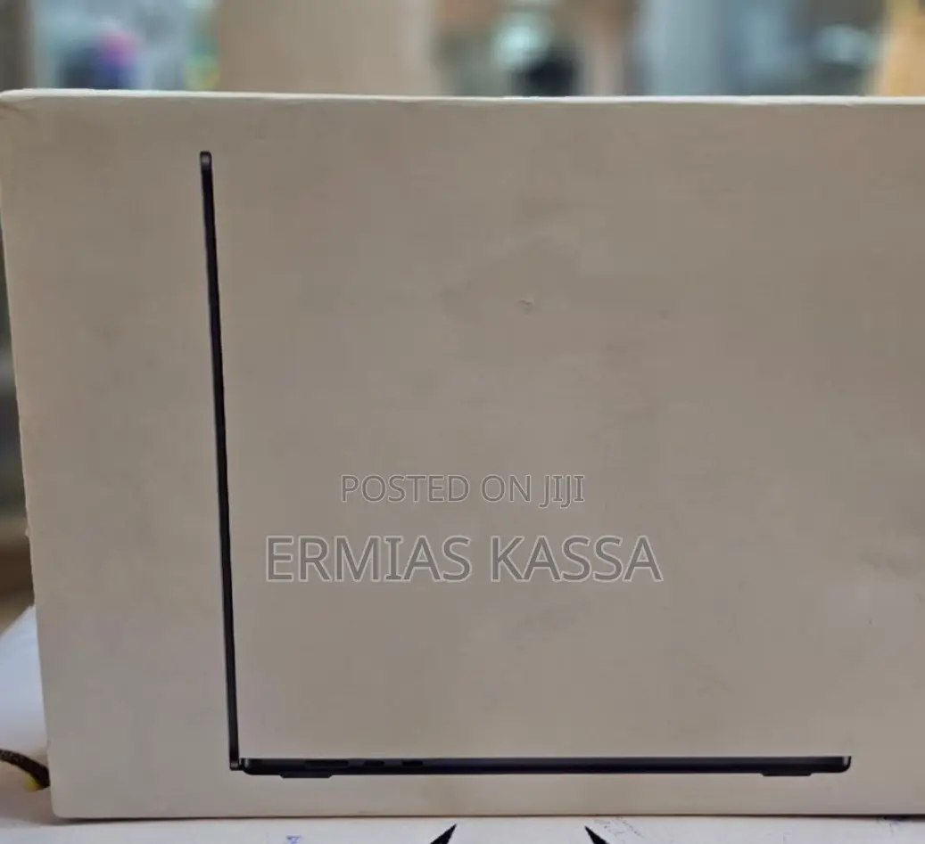 New Laptop Apple MacBook Air 2022 M2 8GB Apple M2 SSD 256GB