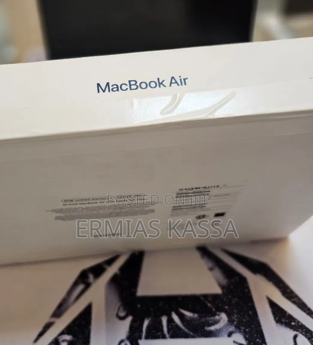 New Laptop Apple MacBook Air 2022 M2 8GB Apple M2 SSD 256GB