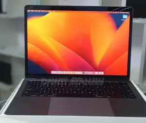Photo - New Laptop Apple MacBook Pro 2017 8GB Intel Core I5 SSD 128GB