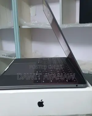 New Laptop Apple MacBook Pro 2017 8GB Intel Core I5 SSD 128GB