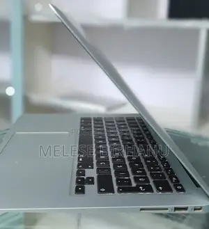 Laptop Apple MacBook Air 2017 8GB Intel Core I5 SSD 128GB