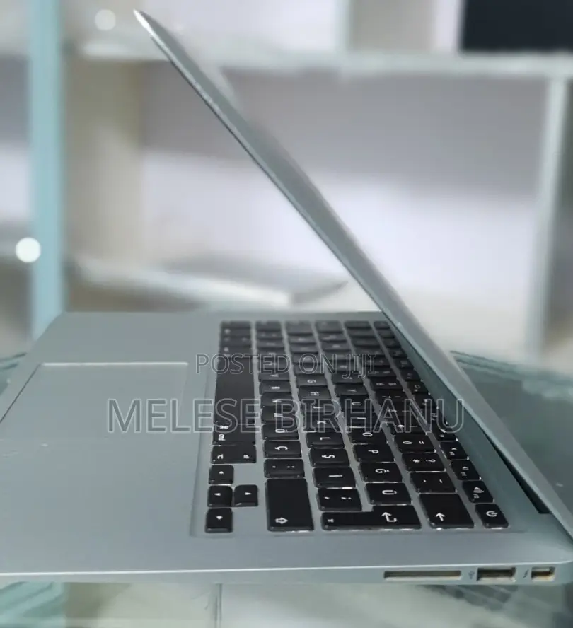 Laptop Apple MacBook Air 2017 8GB Intel Core I5 SSD 128GB