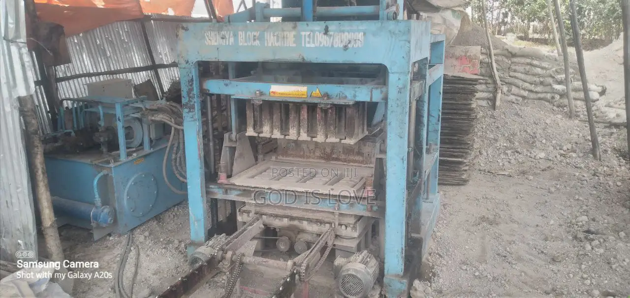 የሚሸጥ ብሎኬት ማምረቻ ማሽን