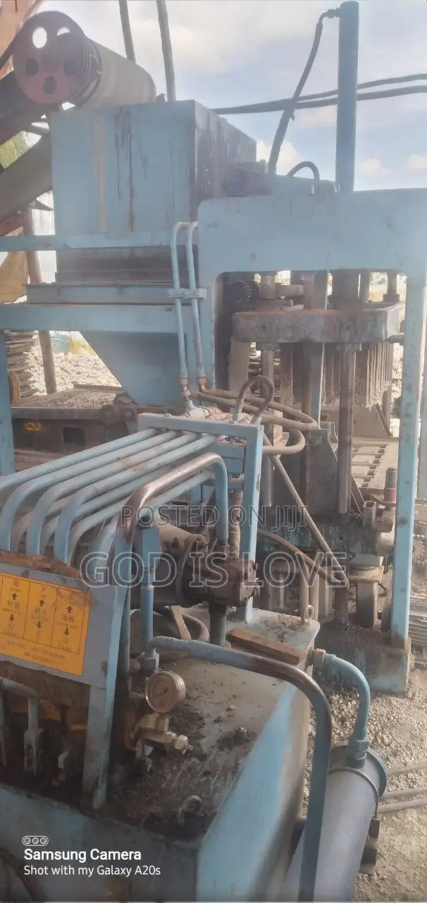 የሚሸጥ ብሎኬት ማምረቻ ማሽን