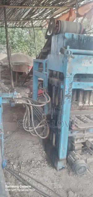 የሚሸጥ ብሎኬት ማምረቻ ማሽን