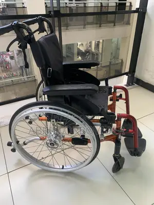 ቤልት ያለው Wheelchair<Hand Breaks Kids Wheelchair”Wheelchair